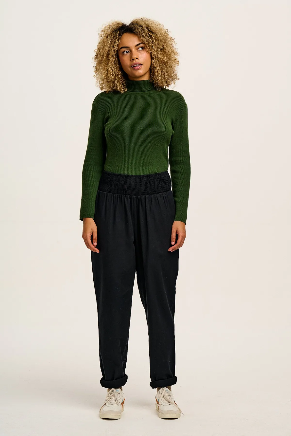 alexa__cotton_trousers_in_black_2.webp Lucy & Yak Alexa - Cotton Trousers in Black