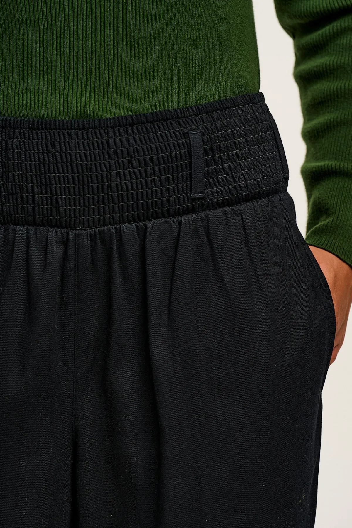 alexa__cotton_trousers_in_black_4.webp Lucy & Yak Alexa - Cotton Trousers in Black