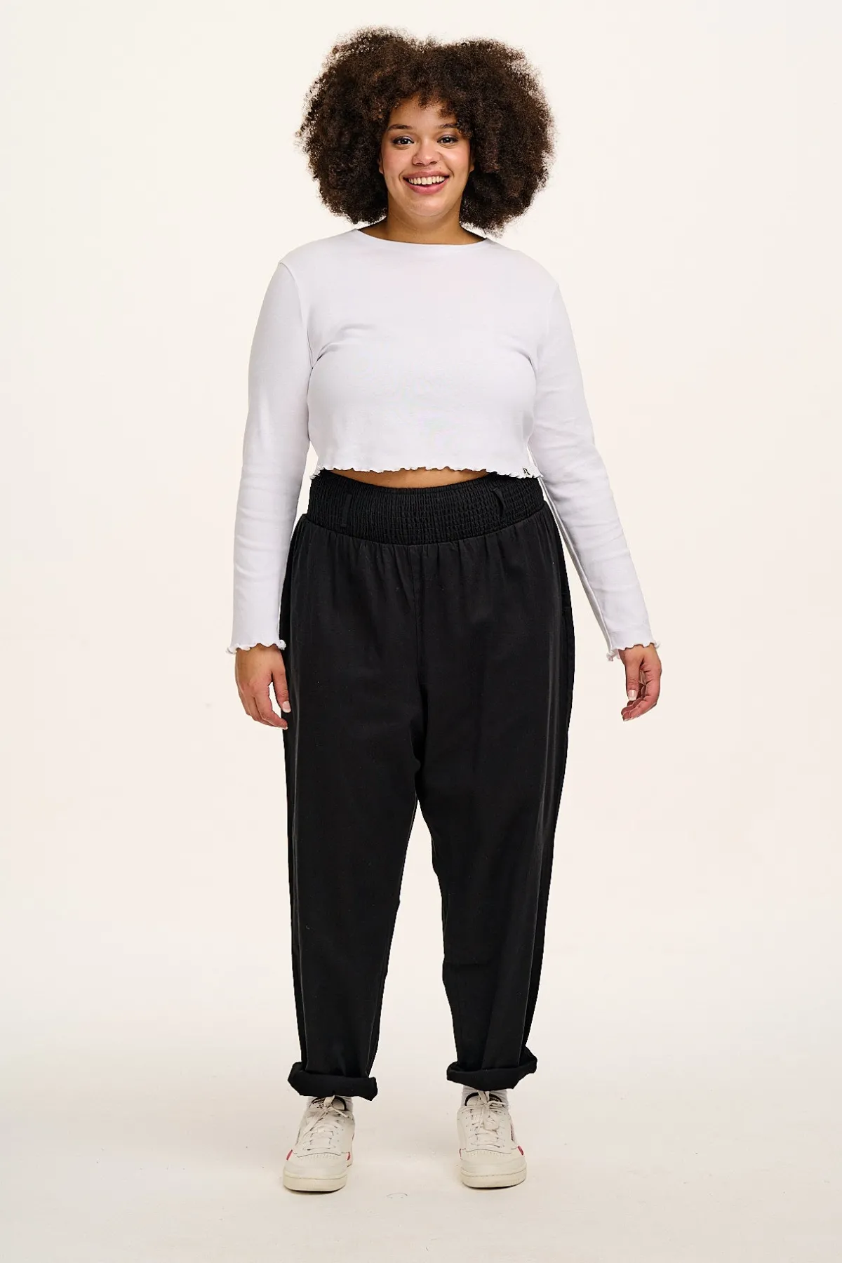 alexa__cotton_trousers_in_black_6.webp Lucy & Yak Alexa - Cotton Trousers in Black