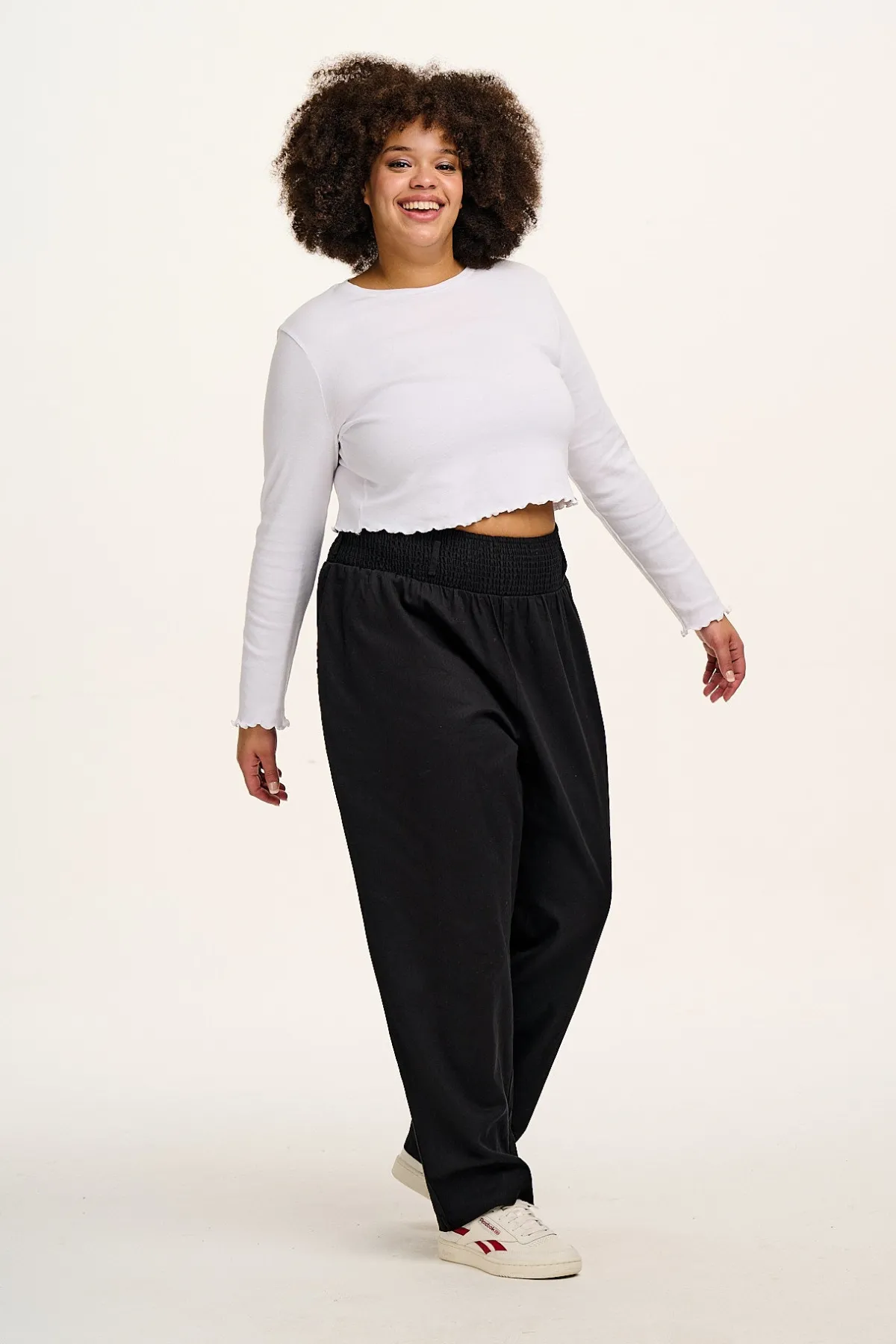 alexa__cotton_trousers_in_black_7.webp Lucy & Yak Alexa - Cotton Trousers in Black