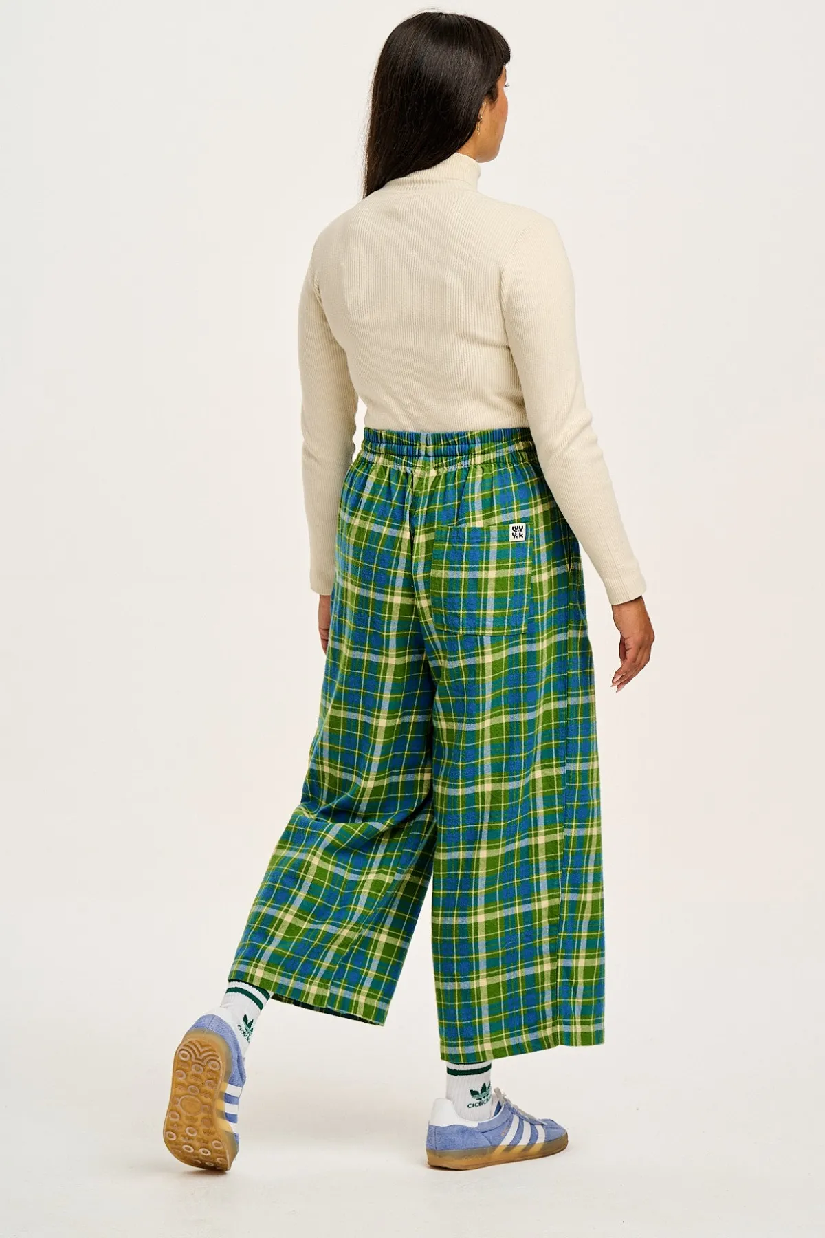 chuck__wide_leg_cotton_trousers_in_green__blue_elsie_tartan_print_5.webp Lucy & Yak Chuck - Wide Leg Cotton Trousers in Green & Blue Elsie Tartan Print