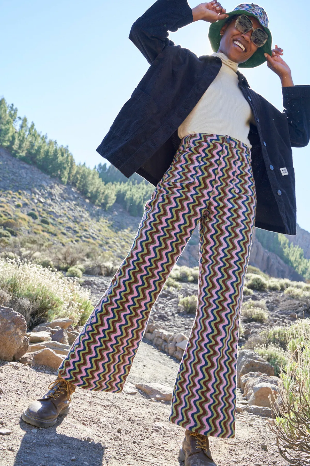 olly__corduroy_jacket_in_black_11.webp Lucy & Yak Olly - Corduroy Jacket in Black