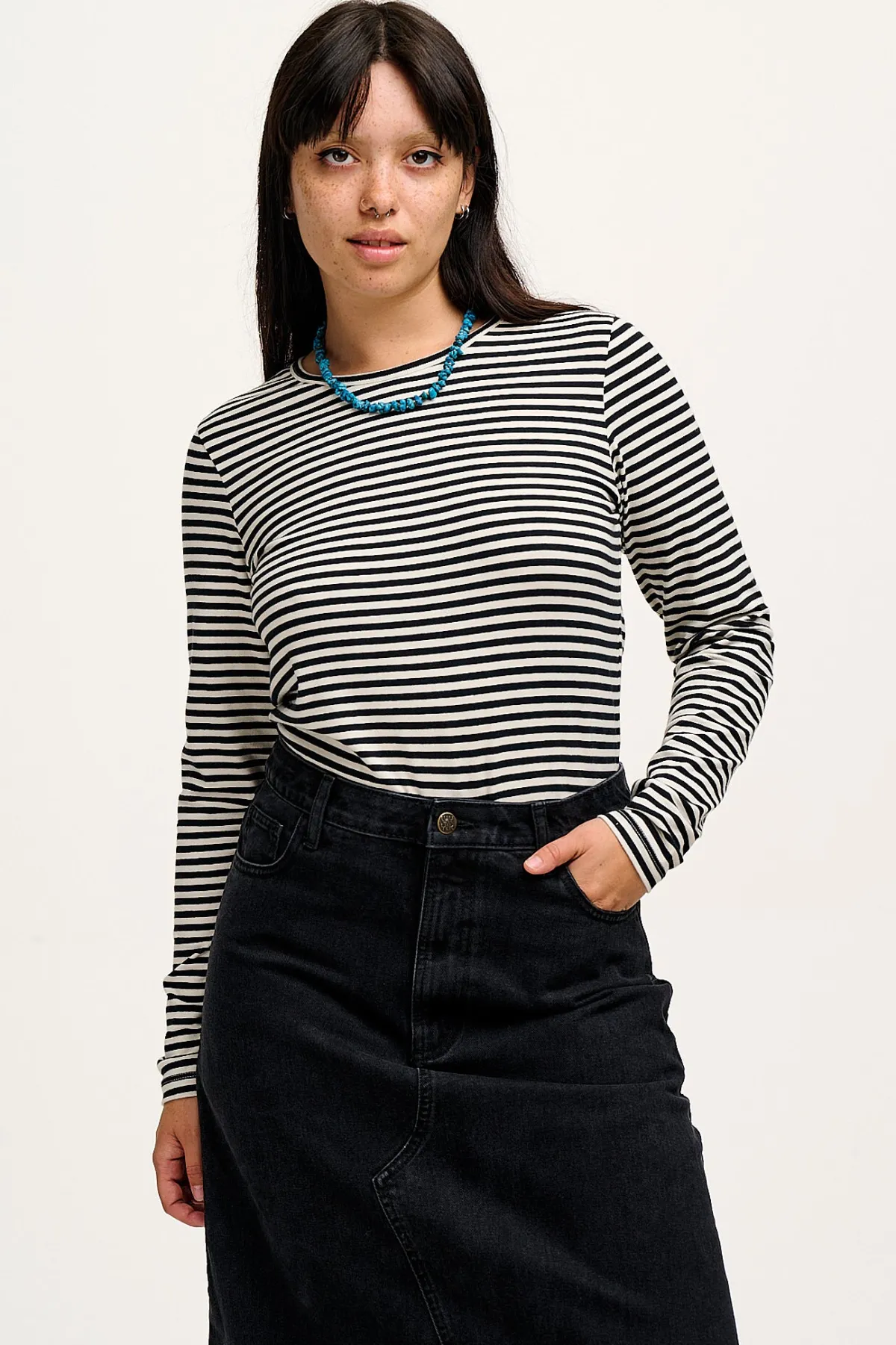 rey__long_sleeve_cotton_top_in_black__white_stripe_3.webp Lucy & Yak Rey - Long Sleeve Cotton Top in Black & White Stripe